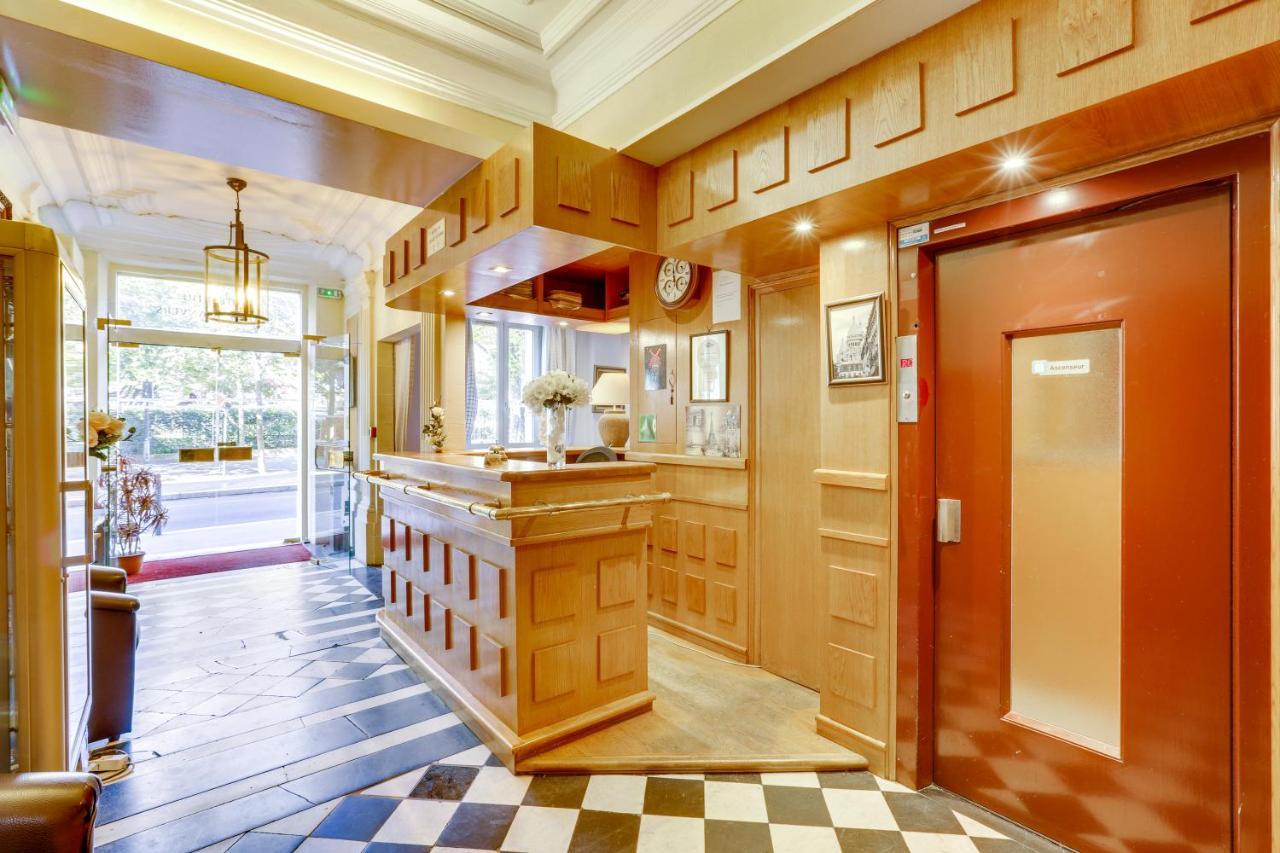 Du Square D'anvers 2*