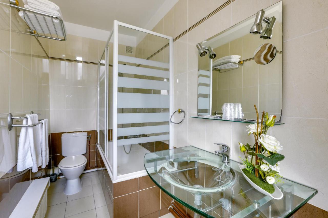 Du Square D'anvers 2*