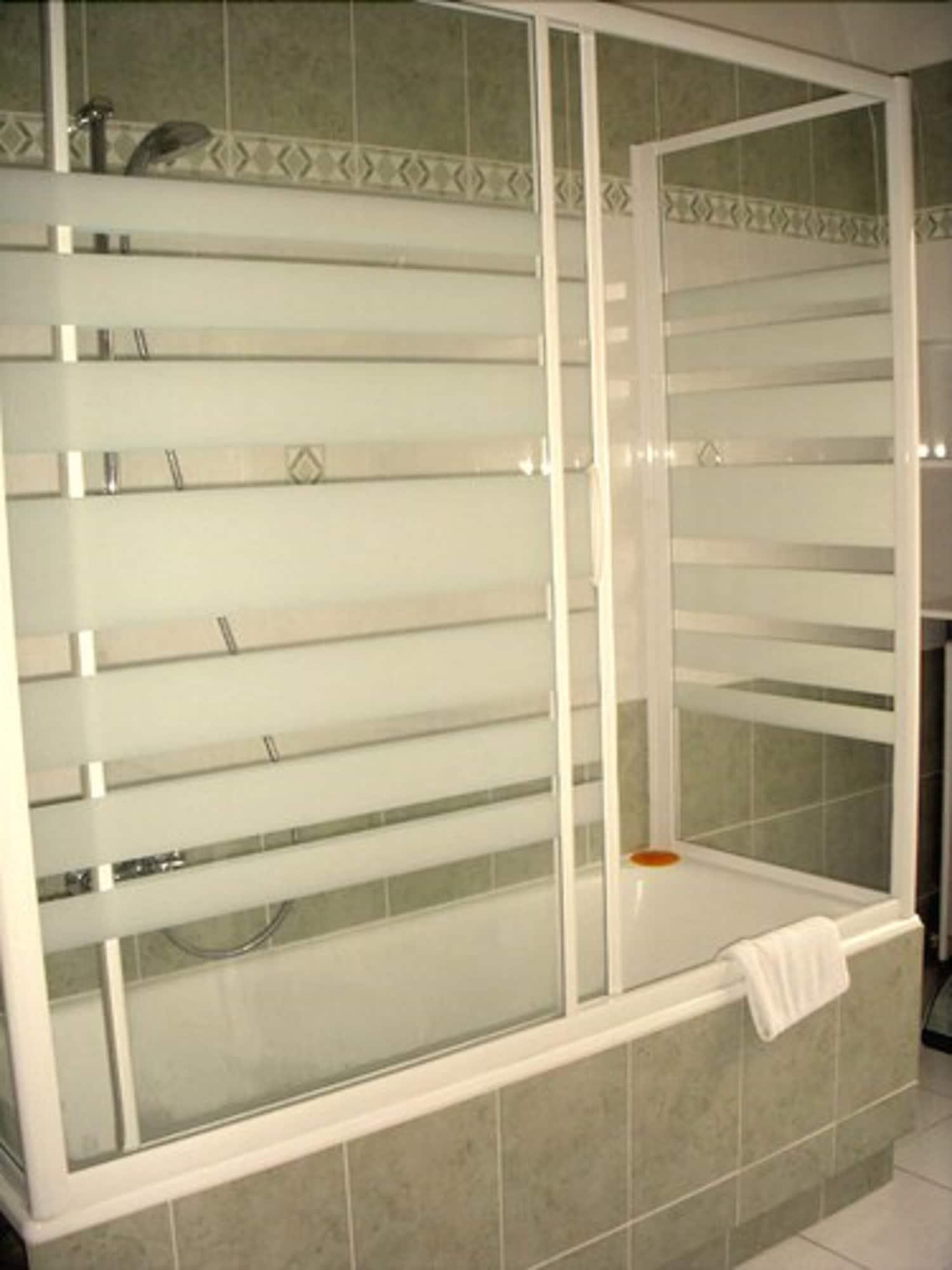 Du Square D'anvers Hotel 2*