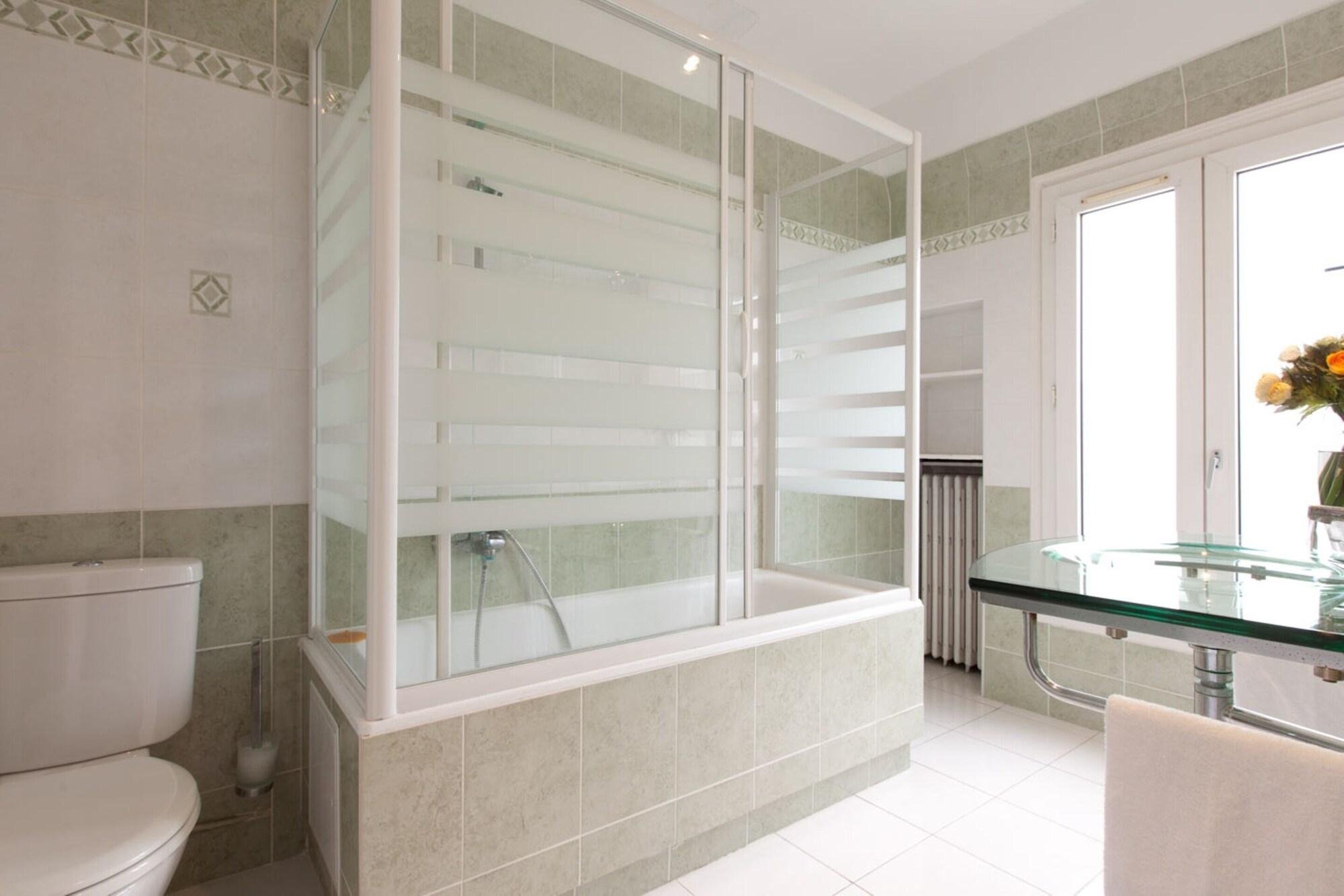 Du Square D'anvers Hotel 2*