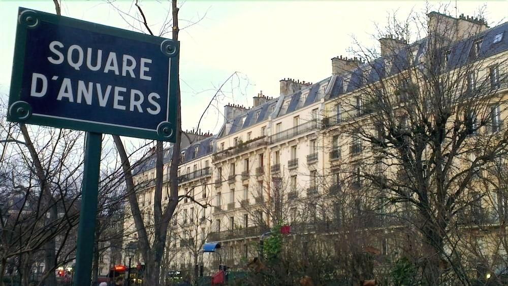 Du Square D'anvers 2*