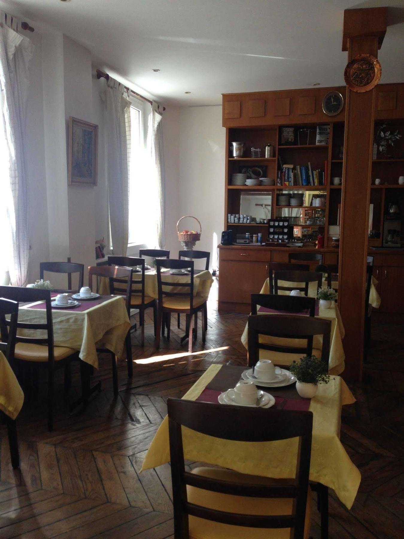 Du Square D'anvers Paris