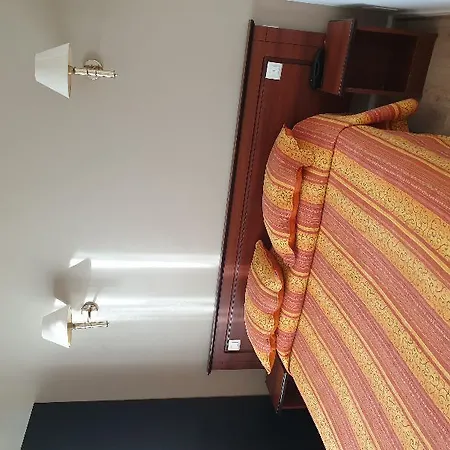 Hotel Du Square D'anvers Parigi